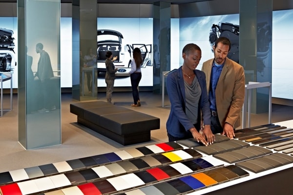 mur d'images Audi City extension de gamme et enchantement expérience client