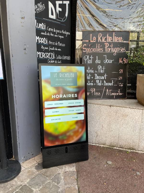 chevalet numérique pour le restaurant Le Richelieu
